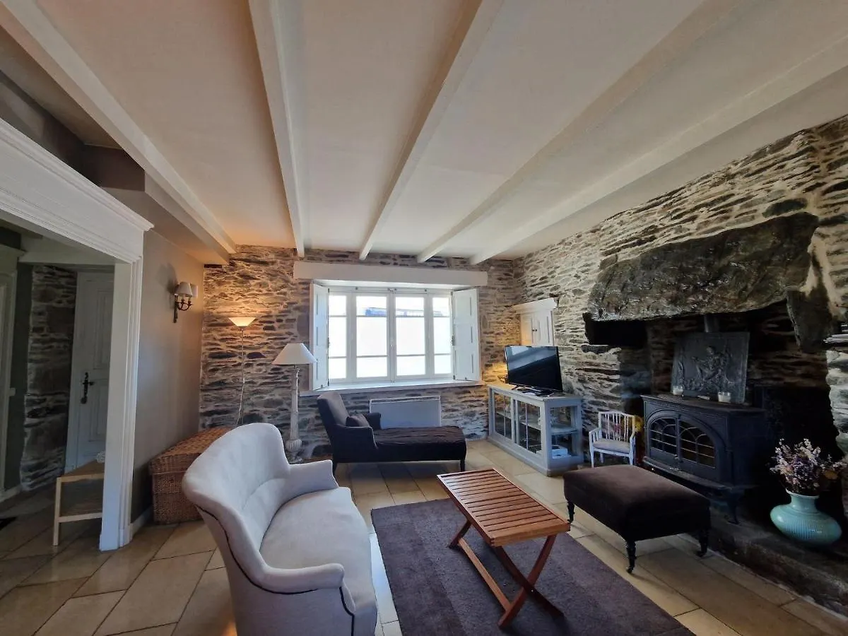 Hébergement de vacances Breton House In Locquirec, Near Beach