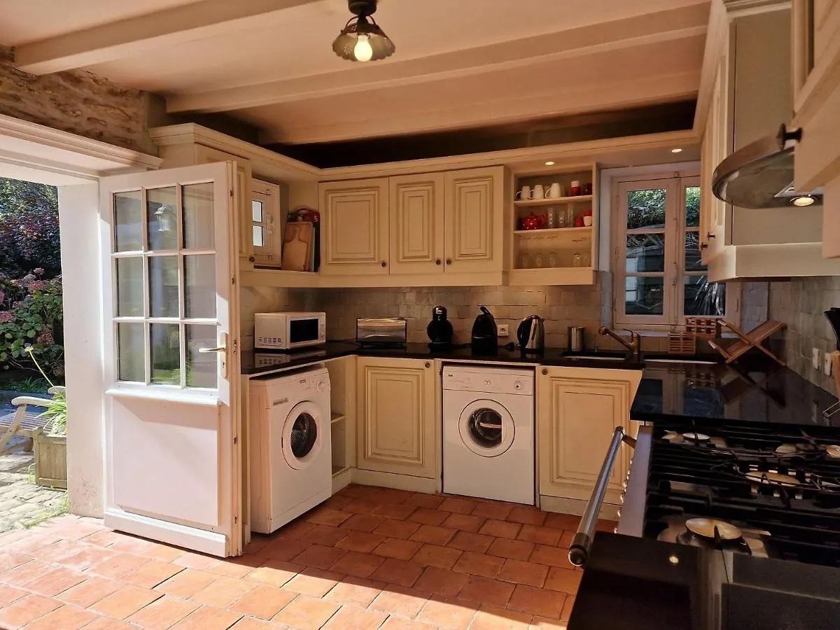 Breton House In Locquirec, Near Beach Hébergement de vacances
