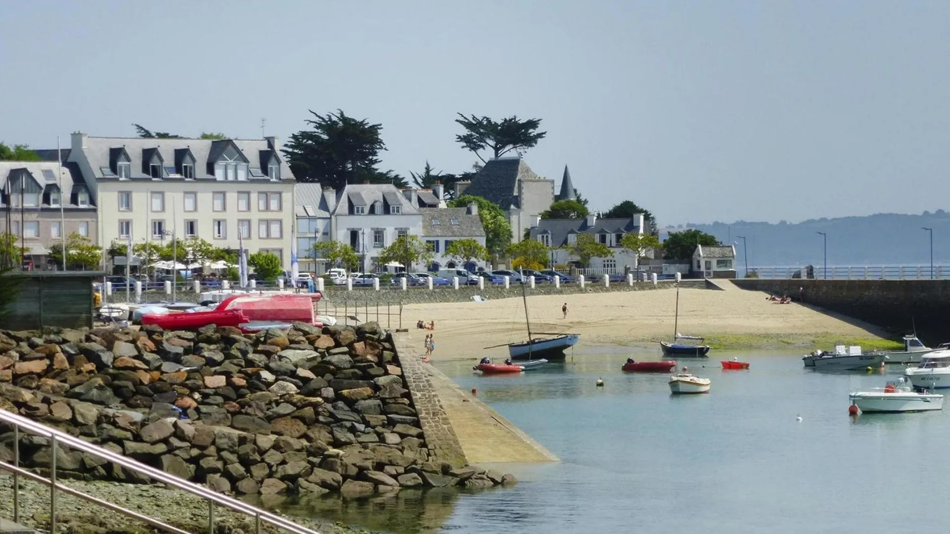 Hébergement de vacances Breton House In Locquirec, Near Beach