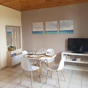 A Deux Pas Du Port De Appartement